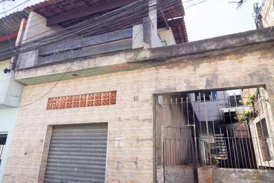 Fachada de casa à venda com 1 quarto, 234m² em Lajeado, São Paulo