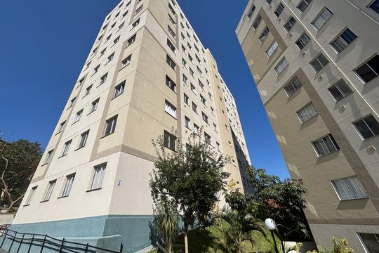 Fachada do bloco de apartamento para alugar com 2 quartos, 45m² em Lageado, Ferraz de Vasconcelos