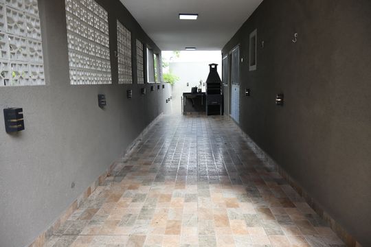 Garagem  de casa à venda com 1 quarto, 146m² em Jardim Santa Cecilia, Guarulhos