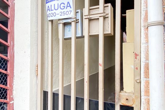 Fachada de casa para alugar com 1 quarto, 60m² em Jardim Keralux, São Paulo