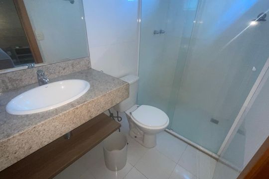 Banheiro de apartamento para alugar com 1 quarto, 32m² em Centro, Duque de Caxias