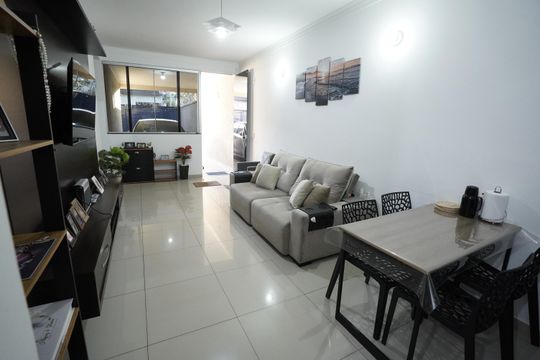 Casa à venda com 3 quartos, 210m² em Jardim Atlântico, Goiânia