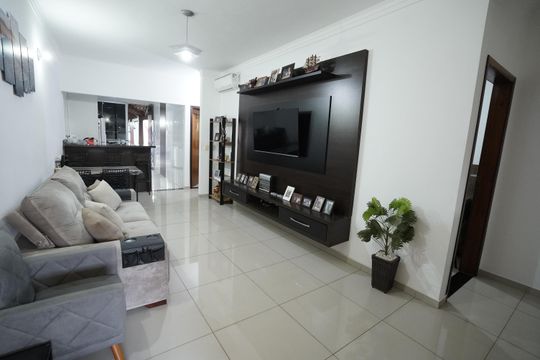 Casa à venda com 3 quartos, 210m² em Jardim Atlântico, Goiânia