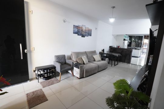 Casa à venda com 3 quartos, 210m² em Jardim Atlântico, Goiânia