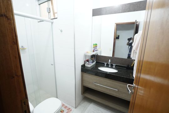 Casa à venda com 3 quartos, 210m² em Jardim Atlântico, Goiânia