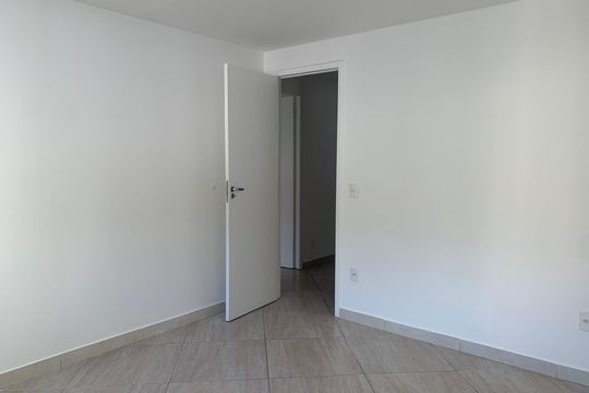 Quarto  de apartamento para alugar com 2 quartos, 120m² em Taquara, Rio de Janeiro