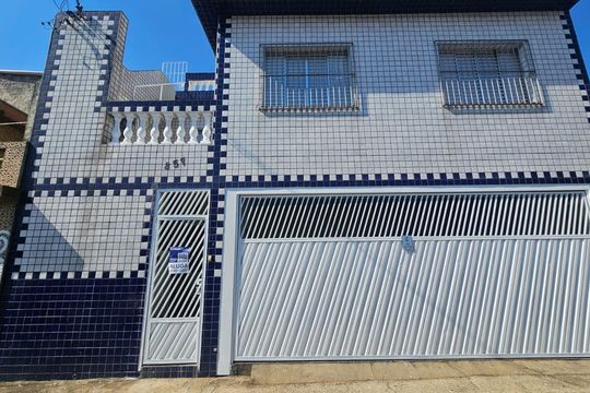 Fachada de casa para alugar com 3 quartos, 250m² em Vila Carrão, São Paulo