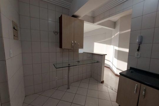 Cozinha de apartamento para alugar com 2 quartos, 61m² em Jardim Atlântico, Florianópolis
