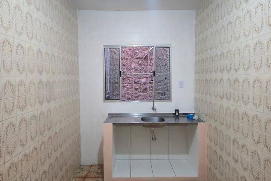 Cozinha de casa para alugar com 1 quarto, 80m² em Jardim Cumbica, Guarulhos