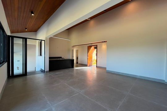 Sala/Cozinha de casa de condomínio à venda com 3 quartos, 230m² em Casa Branca, Brumadinho