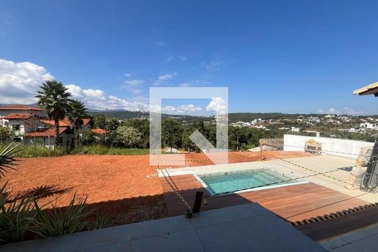 Área externa de casa de condomínio à venda com 3 quartos, 230m² em Casa Branca, Brumadinho