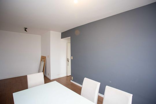 Sala de apartamento à venda com 2 quartos, 60m² em Jardim Maria Leonor, Diadema