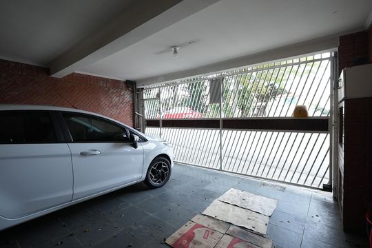 Garagem de casa à venda com 3 quartos, 212m² em Vila Camilópolis, Santo André