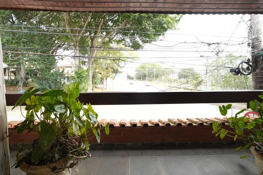 Sacada de casa à venda com 3 quartos, 212m² em Vila Camilópolis, Santo André