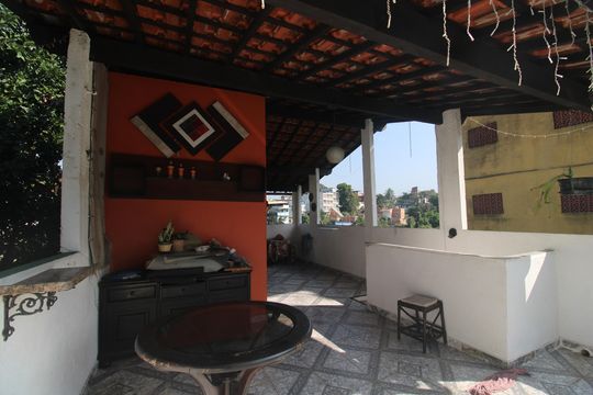 Terraço de casa para alugar com 2 quartos, 120m² em Tanque, Rio de Janeiro