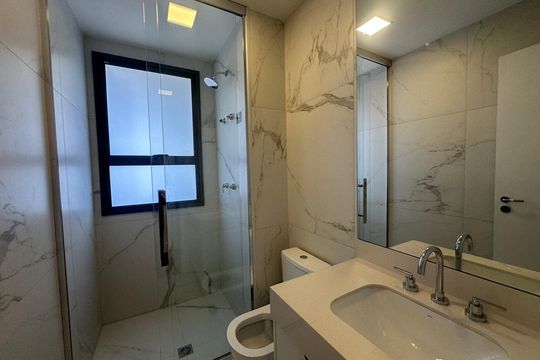 Banheiro 2 da Suíte 1 de apartamento para alugar com 4 quartos, 245m² em Alphaville Conde Ii, Barueri