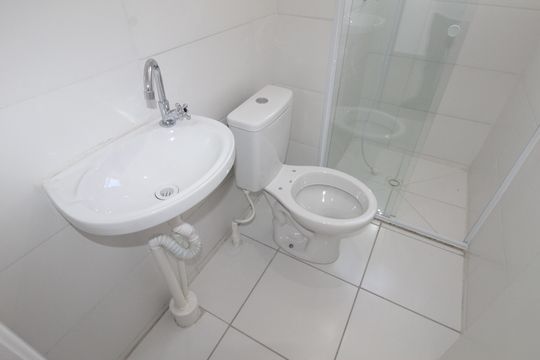 Banheiro de apartamento para alugar com 2 quartos, 44m² em Jardim Topazio, São José dos Campos
