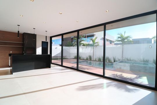 Casa de Condomínio para alugar com 4 quartos, 400m² em Jardim das Palmeiras, Uberlândia
