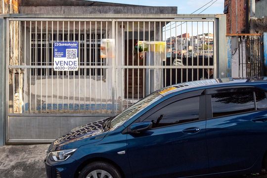 Fachada de casa à venda com 6 quartos, 120m² em Campanário, Diadema