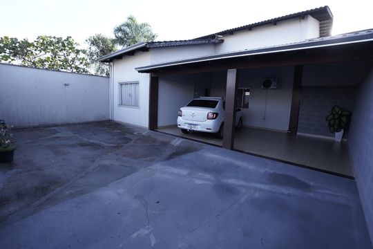 Casa à venda com 3 quartos, 280m² em Setor Faicalville, Goiânia