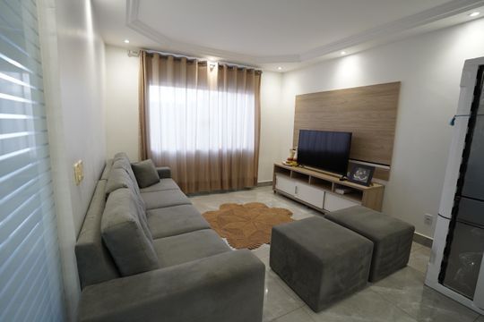 Casa à venda com 3 quartos, 280m² em Setor Faicalville, Goiânia