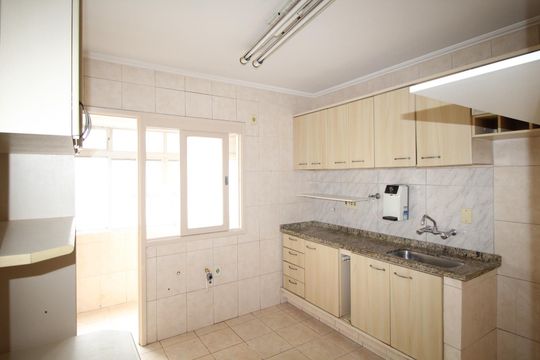 Cozinha de apartamento para alugar com 2 quartos, 96m² em Petrópolis, Porto Alegre