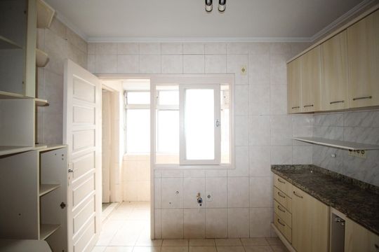Cozinha de apartamento para alugar com 2 quartos, 96m² em Petrópolis, Porto Alegre