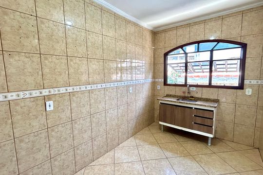 Cozinha de casa para alugar com 2 quartos, 75m² em Parque Jandaia, Guarulhos