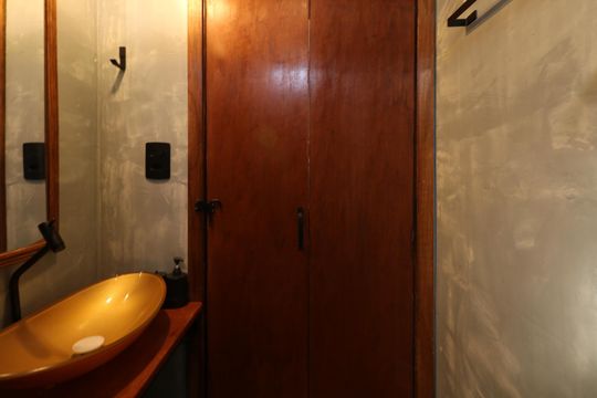 Banheiro de kitnet/studio para alugar com 1 quarto, 15m² em Jardim Sao Caetano, São Caetano do Sul