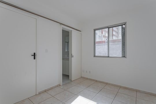 Suíte de casa de condomínio à venda com 3 quartos, 115m² em Parque Santa Fé, Porto Alegre