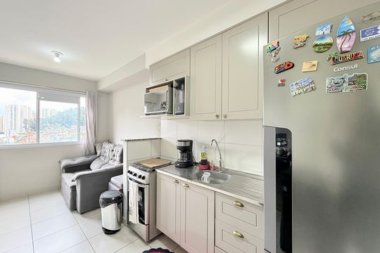 Cozinha de apartamento à venda com 1 quarto, 27m² em Jardim Mirante, São Paulo