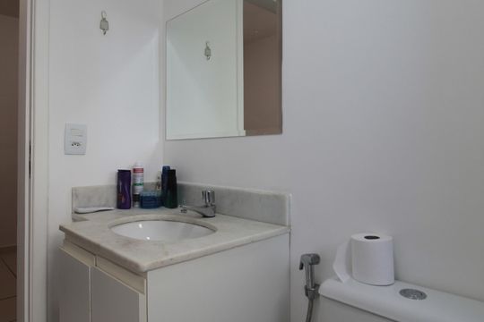Banheiro da Suite de apartamento para alugar com 2 quartos, 52m² em Jardim Guanabara, Belo Horizonte
