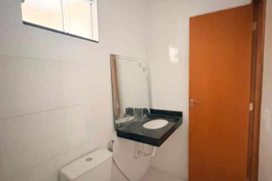 Banheiro de casa à venda com 2 quartos, 83m² em Moinho dos Ventos, Goiânia