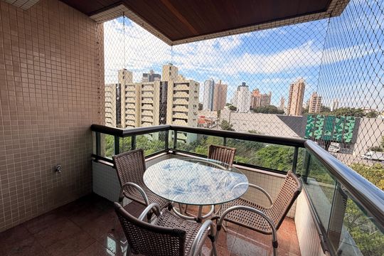 Sacada principal de apartamento para alugar com 4 quartos, 280m² em Centro, Jundiaí