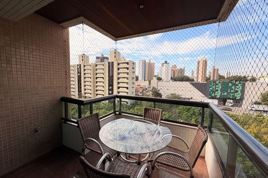Sacada principal de apartamento para alugar com 4 quartos, 280m² em Centro, Jundiaí