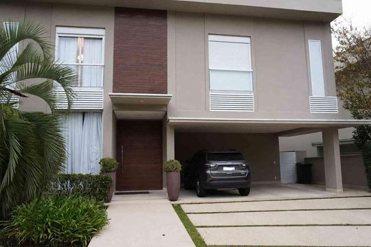 Fachada de casa de condomínio à venda com 4 quartos, 485m² em Residencial Tambore Iii, Santana de Parnaíba