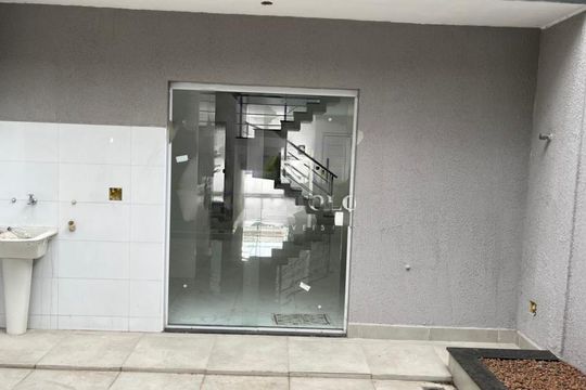 Casa à venda com 3 quartos, 120m² em Vila Canero, São Paulo