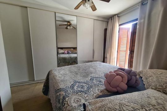 Casa à venda com 3 quartos, 215m² em Jardim Orly, São Paulo