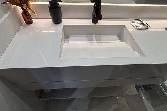 Banheiro de apartamento à venda com 1 quarto, 33m² em Vila Olímpia, São Paulo