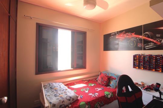 Casa à venda com 4 quartos, 130m² em Campo Grande, São Paulo