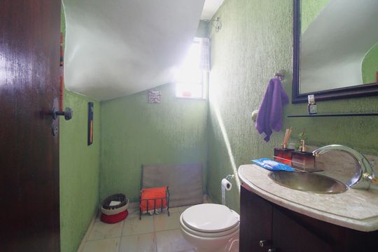 Casa à venda com 4 quartos, 130m² em Campo Grande, São Paulo
