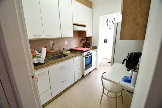 Cozinha de apartamento à venda com 1 quarto, 64m² em Jardim Proença, Campinas
