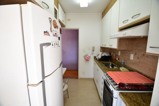 Cozinha de apartamento à venda com 1 quarto, 64m² em Jardim Proença, Campinas