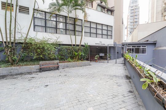 Fachada de apartamento para alugar com 3 quartos, 102m² em Vila Nova Conceição, São Paulo