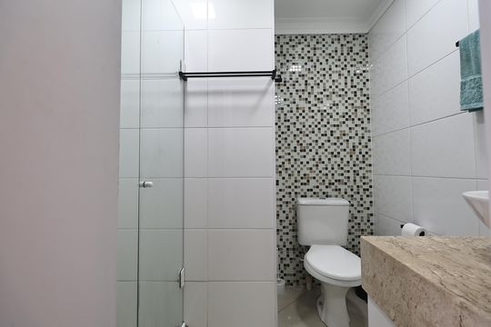Banheiro de apartamento à venda com 3 quartos, 60m² em Parque Marajoara, Santo André