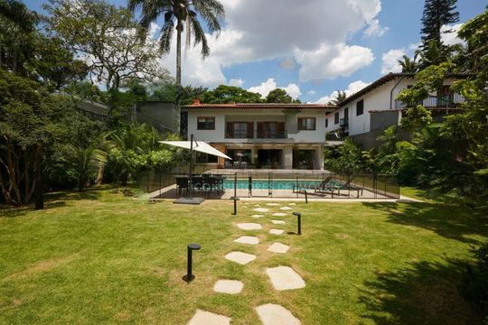 Casa à venda com 5 quartos, 704m² em Jardim Cordeiro, São Paulo
