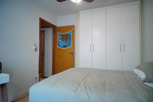 Quarto de apartamento à venda com 1 quarto, 40m² em Petrópolis, Porto Alegre