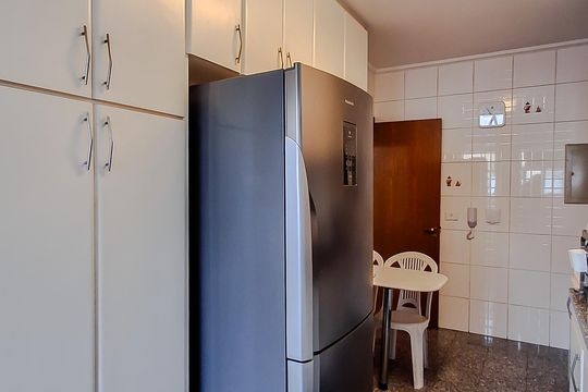 Cozinha de apartamento à venda com 2 quartos, 82m² em Vila Mariana, São Paulo
