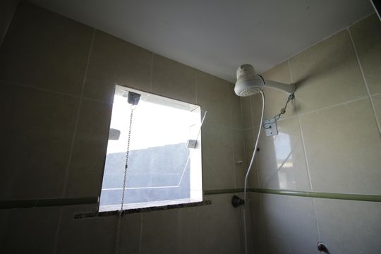 Banheiro da Suíte 3 de casa à venda com 3 quartos, 270m² em Jacarepaguá, Rio de Janeiro