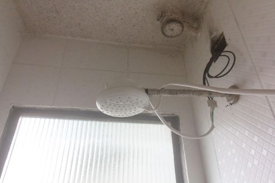 Banheiro de apartamento para alugar com 2 quartos, 55m² em Parque Cecap, Guarulhos